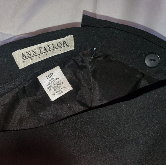 Ann Taylor navy pleated skirt size 10 petite - Picture 2 of 6